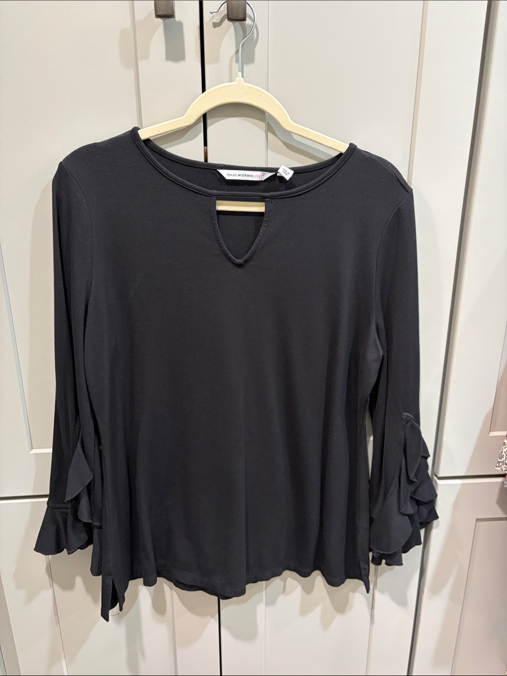 Isaac Mizrahi Black Ruffle-Sleeve Keyhole Top